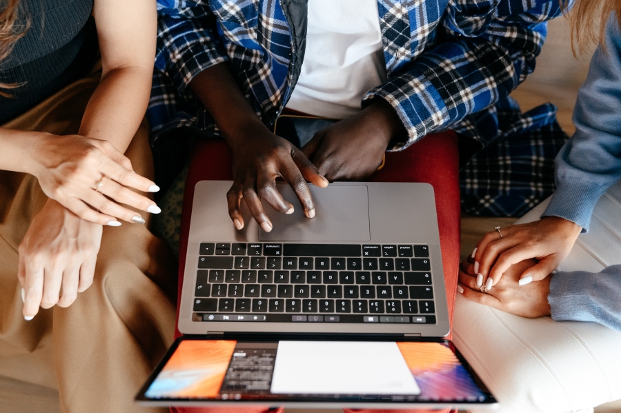 How to find jobs online without spe...