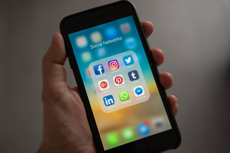 How to Find a Job Using Facebook, T...