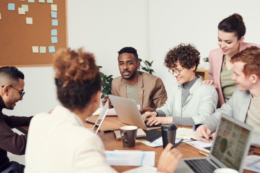 How to Expand Your Professional Network: 8 Steps
