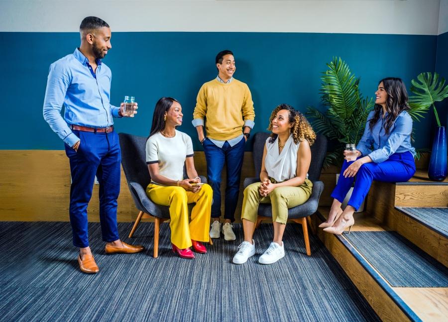 How to Use LinkedIn to Engage Others